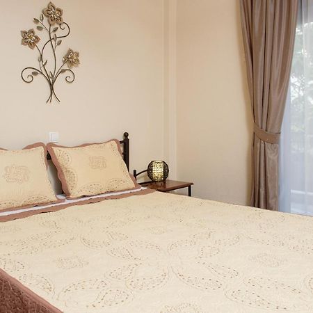 Dili Apartments Ierissos Eksteriør billede