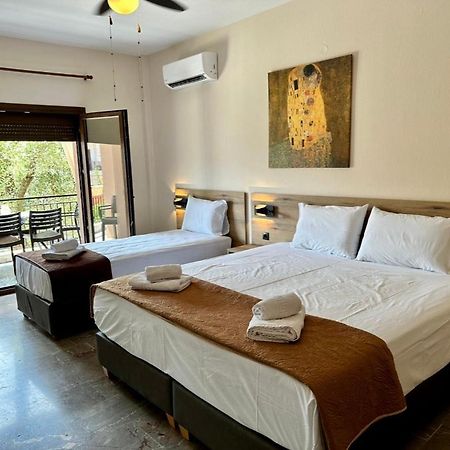 Dili Apartments Ierissos Eksteriør billede