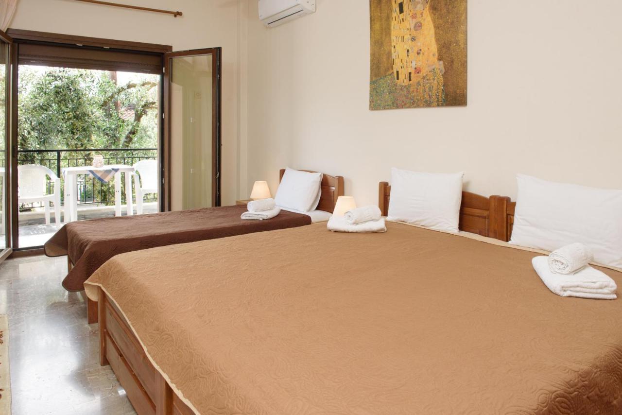 Dili Apartments Ierissos Eksteriør billede
