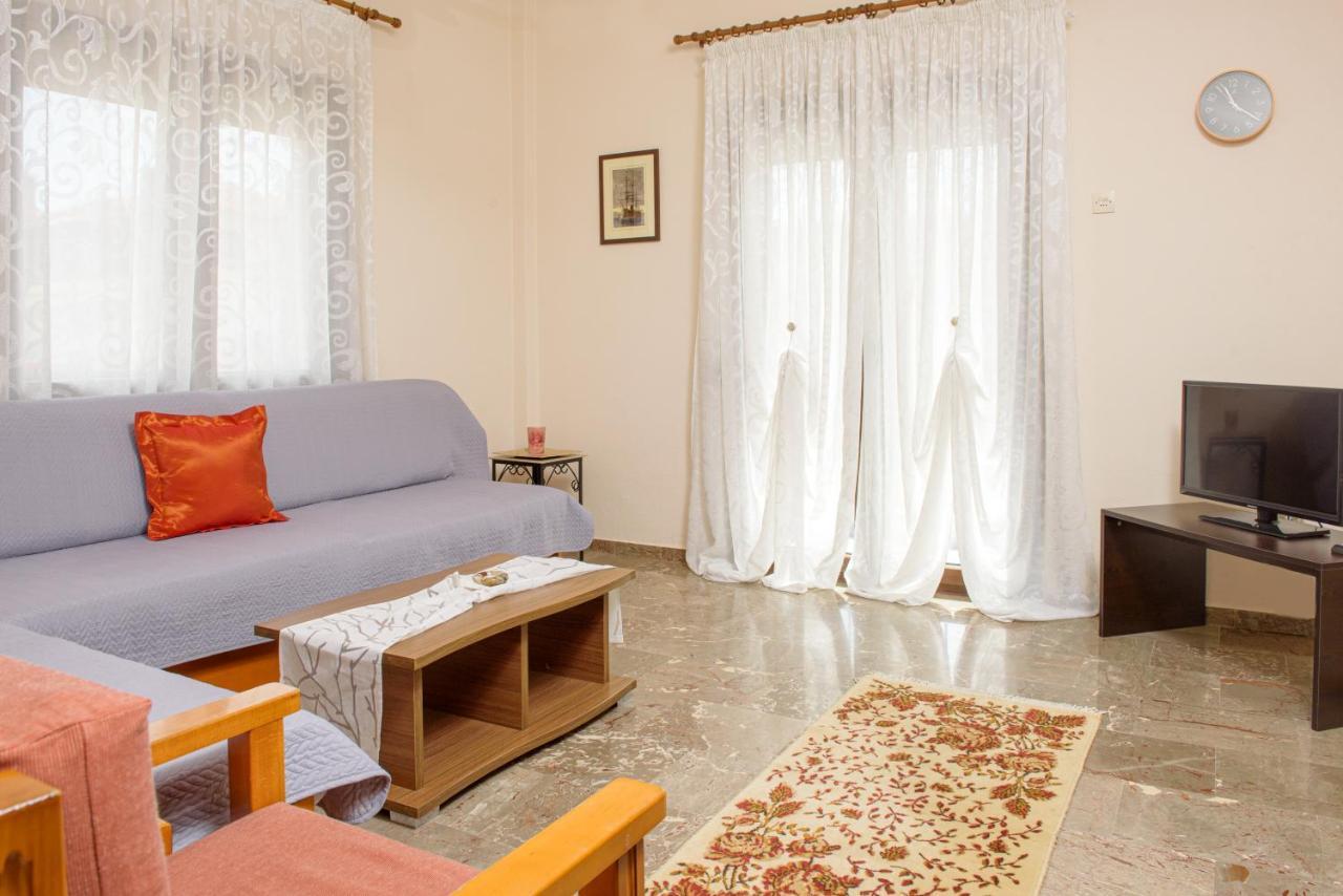 Dili Apartments Ierissos Eksteriør billede