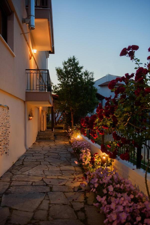 Dili Apartments Ierissos Eksteriør billede