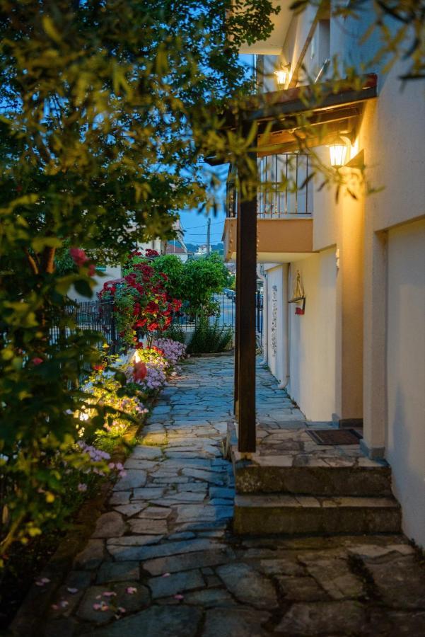 Dili Apartments Ierissos Eksteriør billede