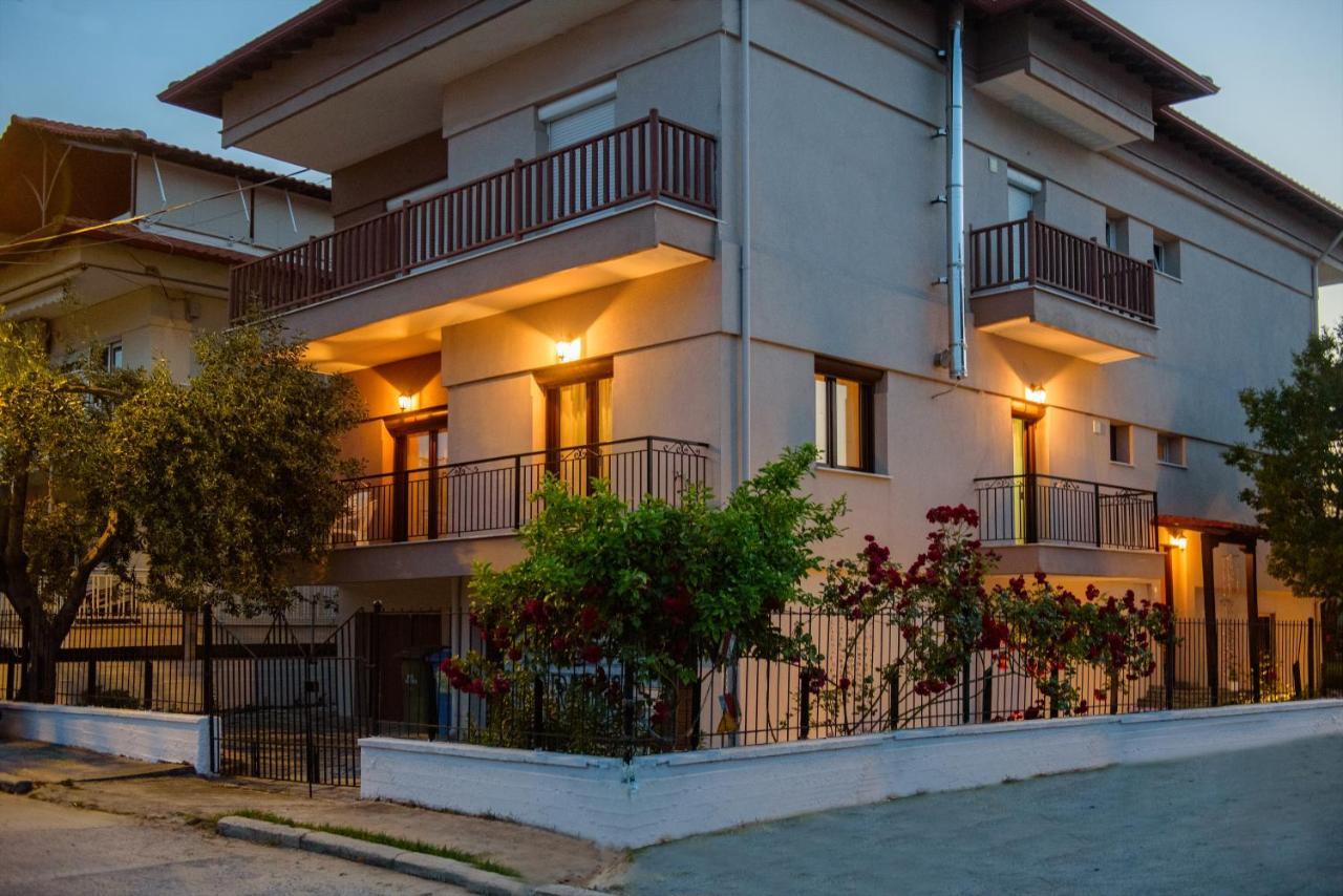 Dili Apartments Ierissos Eksteriør billede