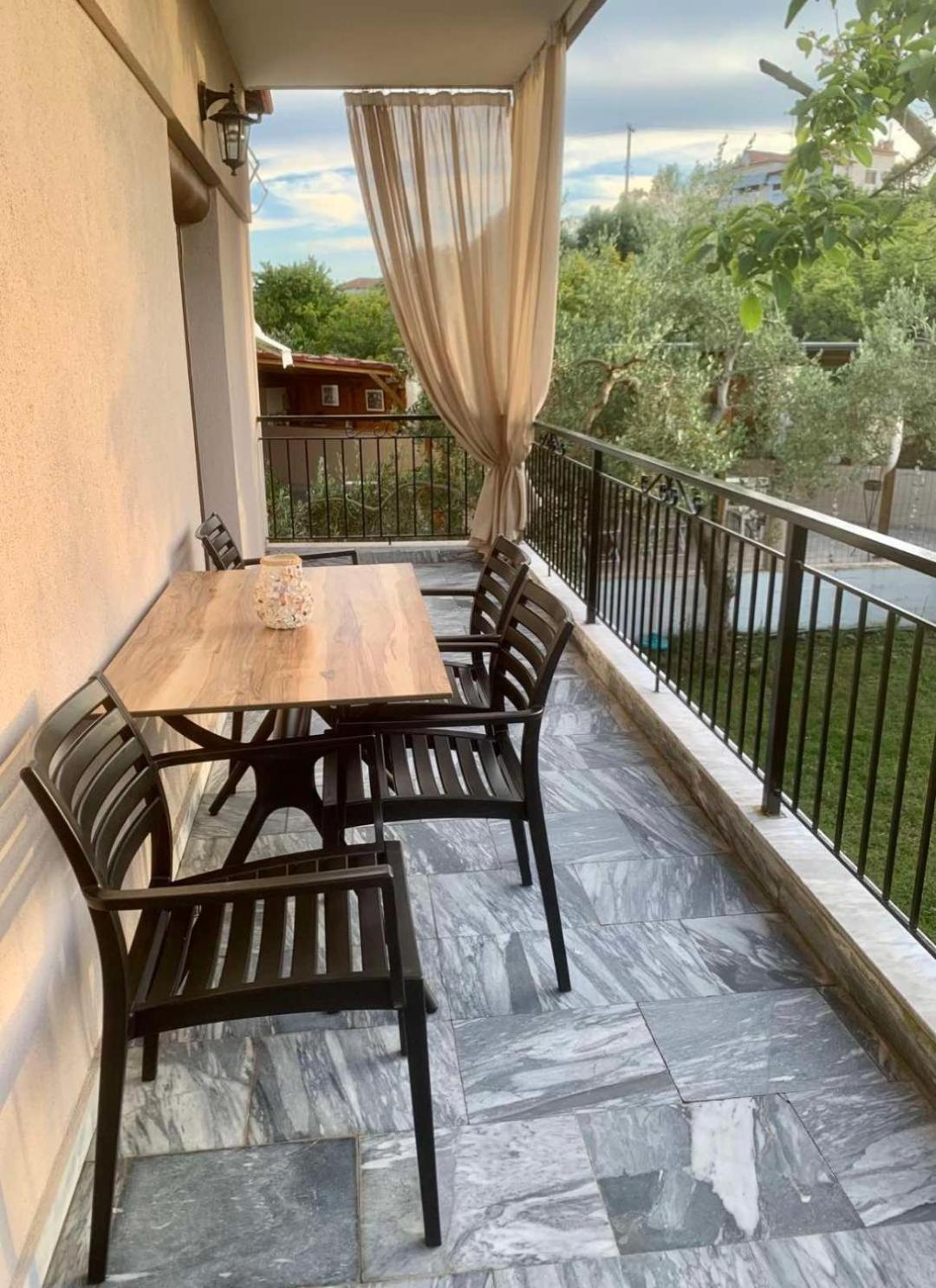 Dili Apartments Ierissos Eksteriør billede
